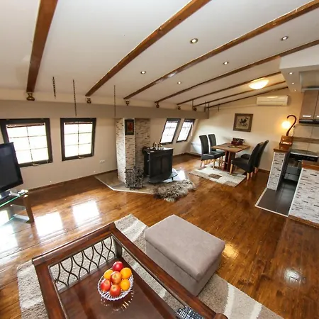 Cyrano 1&2 Apartament *