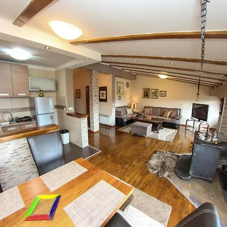 Apartment Cyrano 1&2 *