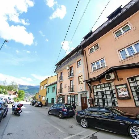 Apartament Cyrano 1&2 *