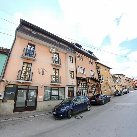 Cyrano 1&2 Apartment