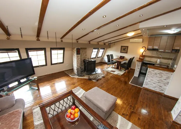 Cyrano 1&2 Apartment *