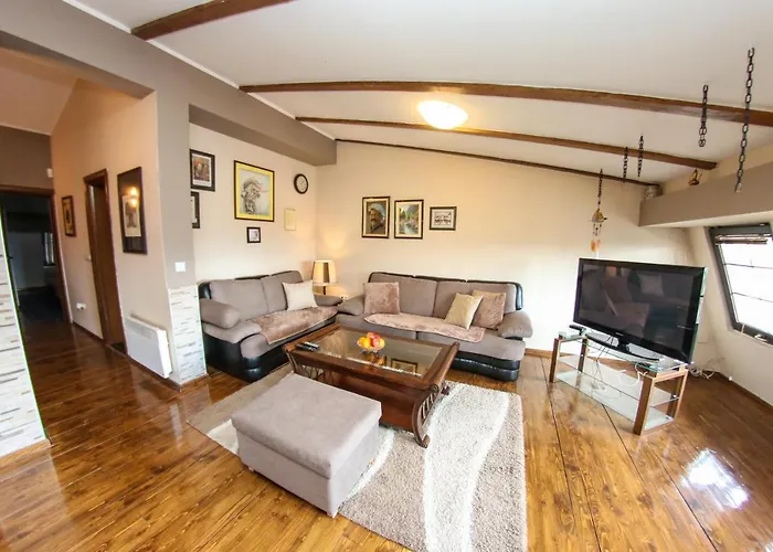 Cyrano 1&2 Apartment