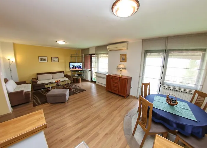 דירה Cyrano 1&2 סראייבו