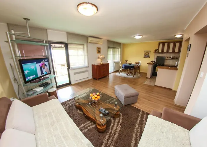 Apartment Cyrano 1&2 *