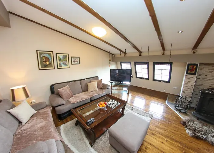 Apartment Cyrano 1&2 *