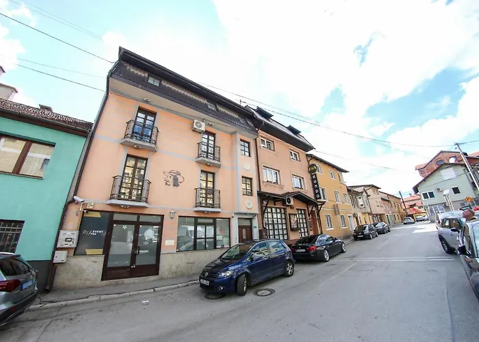 Cyrano 1&2 Apartment